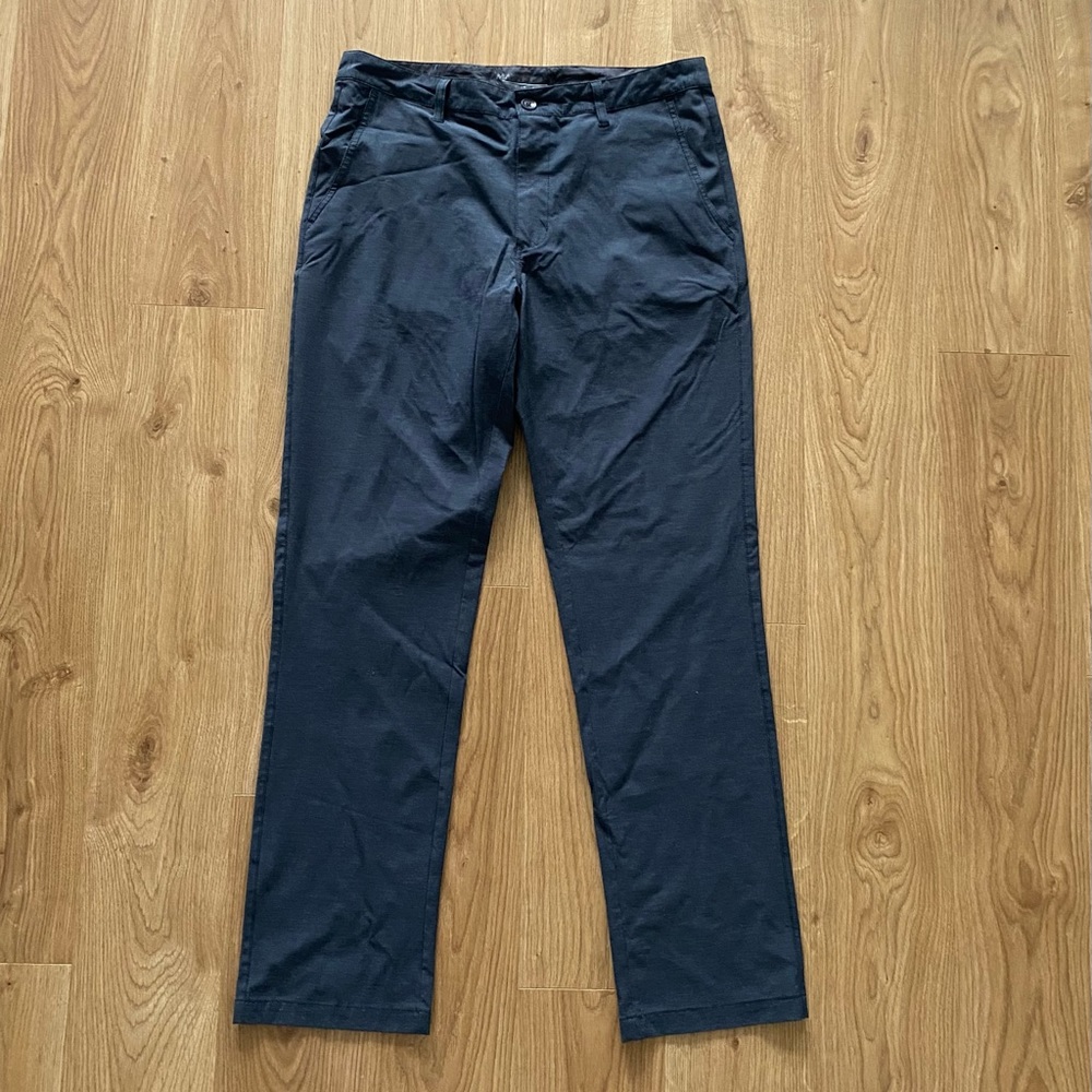 Matte Grey Men’s Traveler Golf Pants